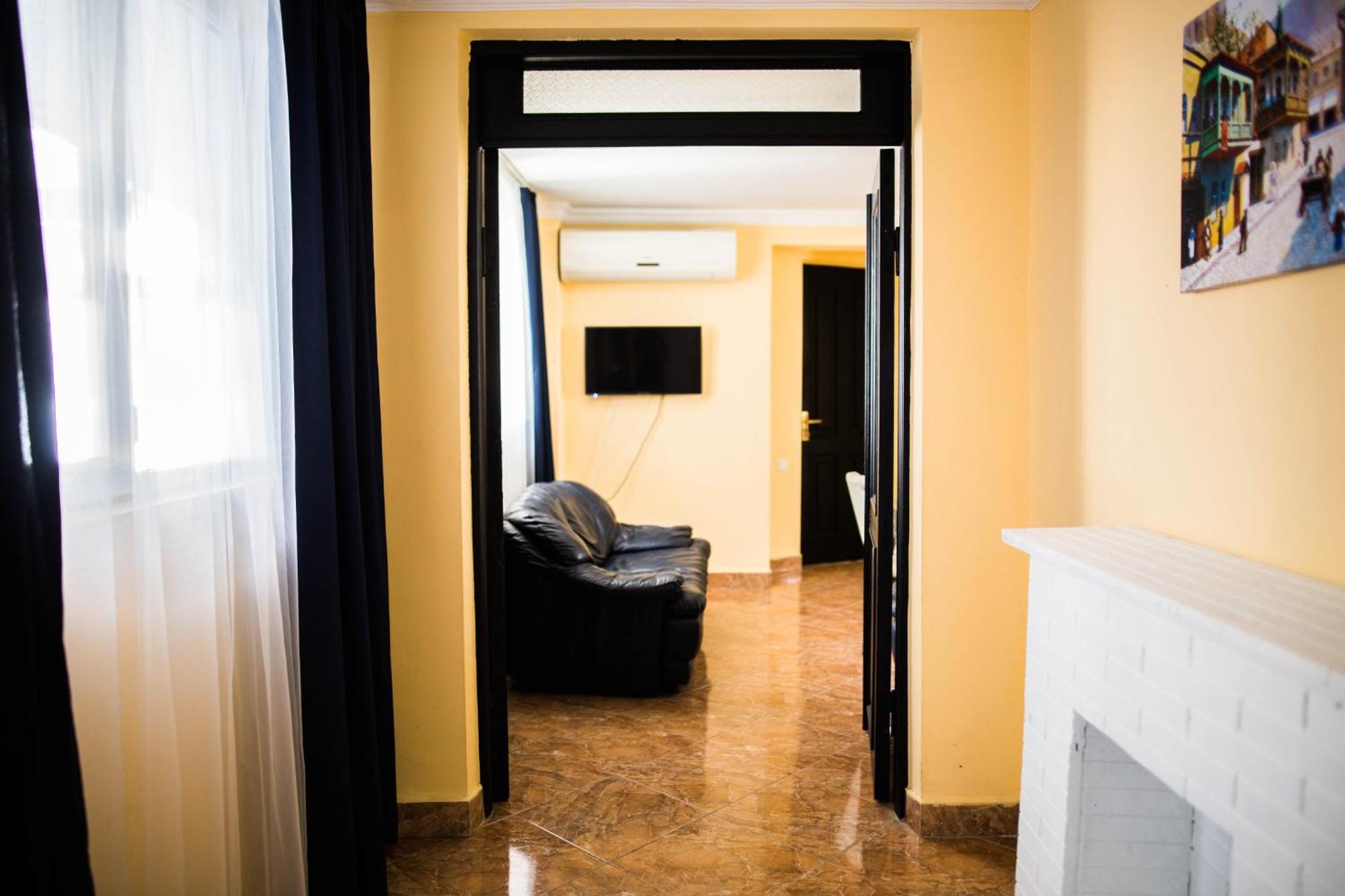 Central Apart-hotel Batumi Zimmer foto